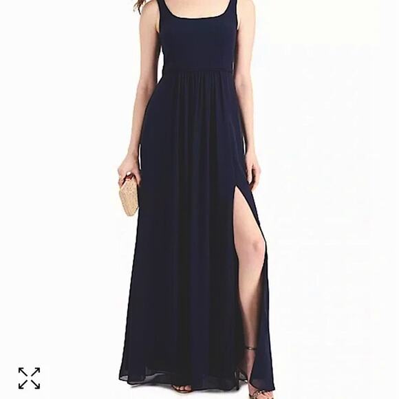 Adrianna Papell Dresses & Skirts - Adrianna Papell sleeveless crepe chiffon‎ gown dress navy blue comfortable New
